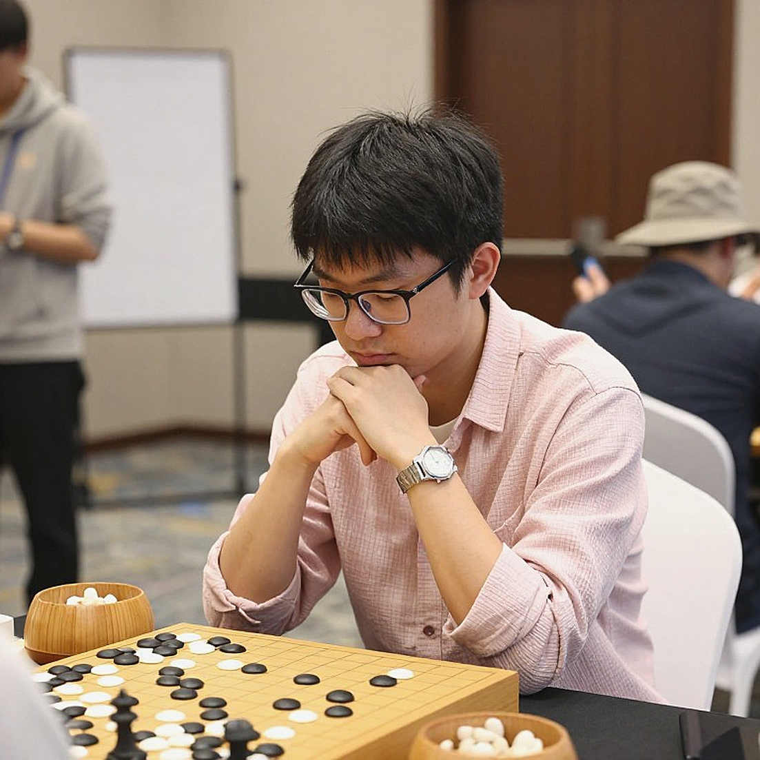 निकोसिया की एक तस्वीर, आधी भरी स्कोरशीट: FIDE अध्यक्षता के दावे पर सत्यापन की ज़रूरत