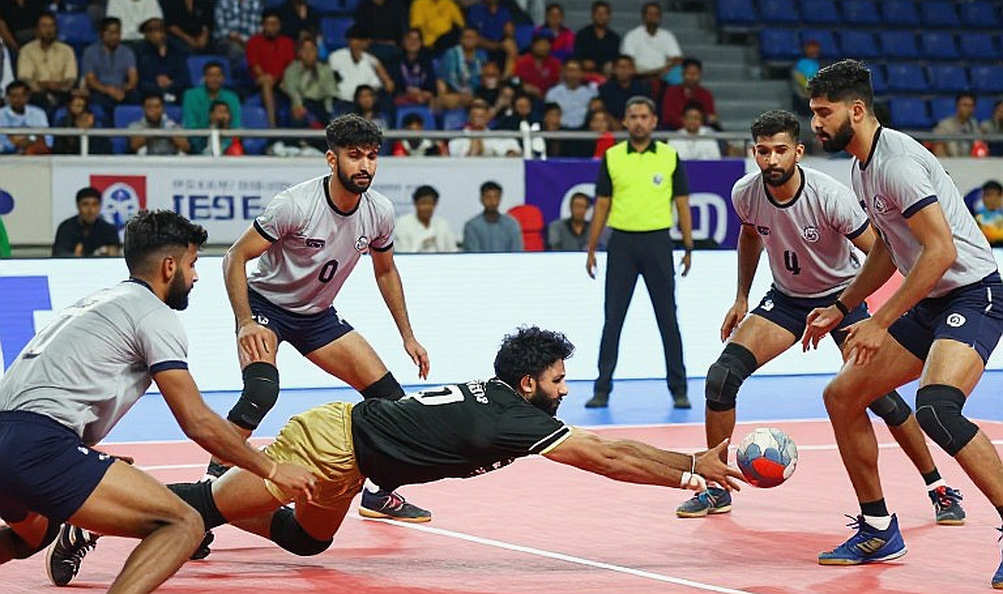 स्कोरबोर्ड सबसे आखिर में जानता है: कबड्डी में आंकड़ों की कमी नहीं, आंकड़ों का बंद दरवाज़ा असली संकट है स्कोरबोर्ड सबसे आखिर में जानता है: कबड्डी में आंकड़ों की कमी नहीं, आंकड़ों का बंद दरवाज़ा असली संकट है