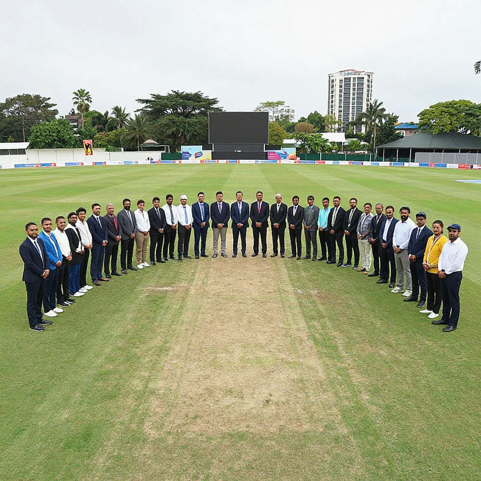 Bangladesh in Trouble: 3 Wickets for 6 Runs After 27-Run Lead, Fourth Falls at 33 as Top Order Collapses Again Bangladesh in Trouble: 3 Wickets for 6 Runs After 27-Run Lead, Fourth Falls at 33 as Top Order Collapses Again